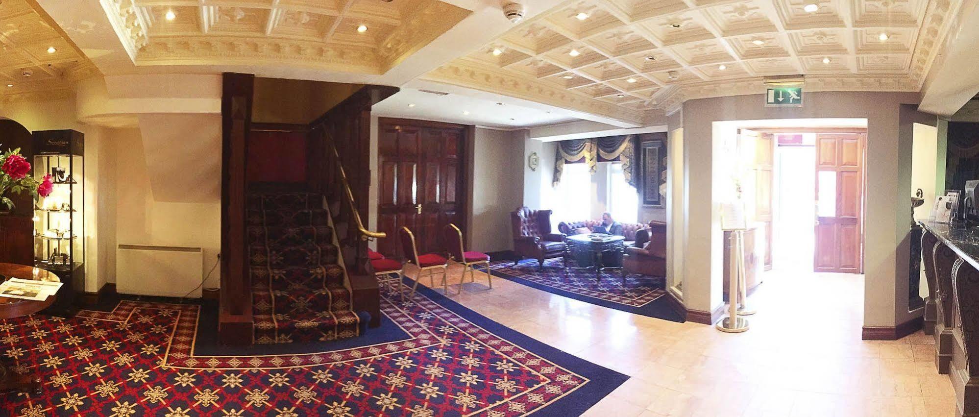 Tf Royal Hotel & Theatre 卡斯尔巴 外观 照片